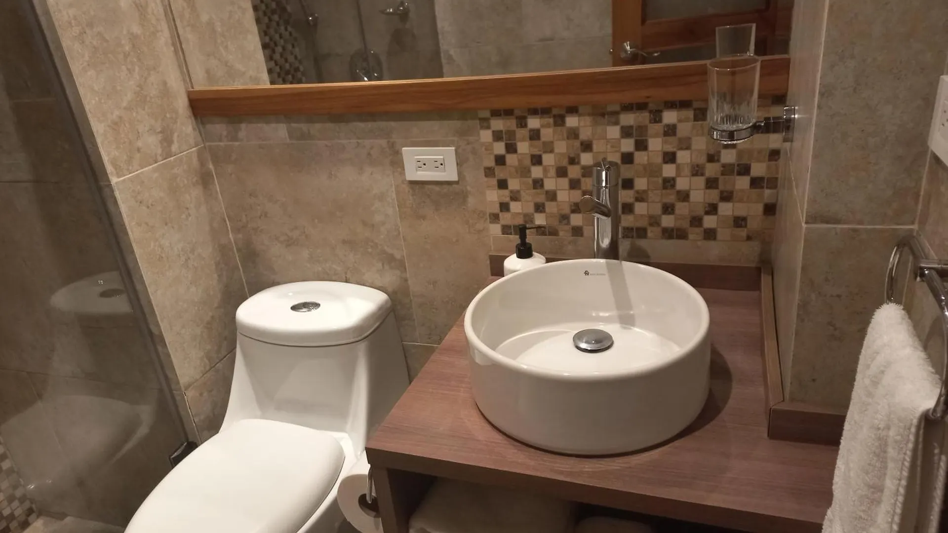 Comfortable Apartment In The North Center Of Quito