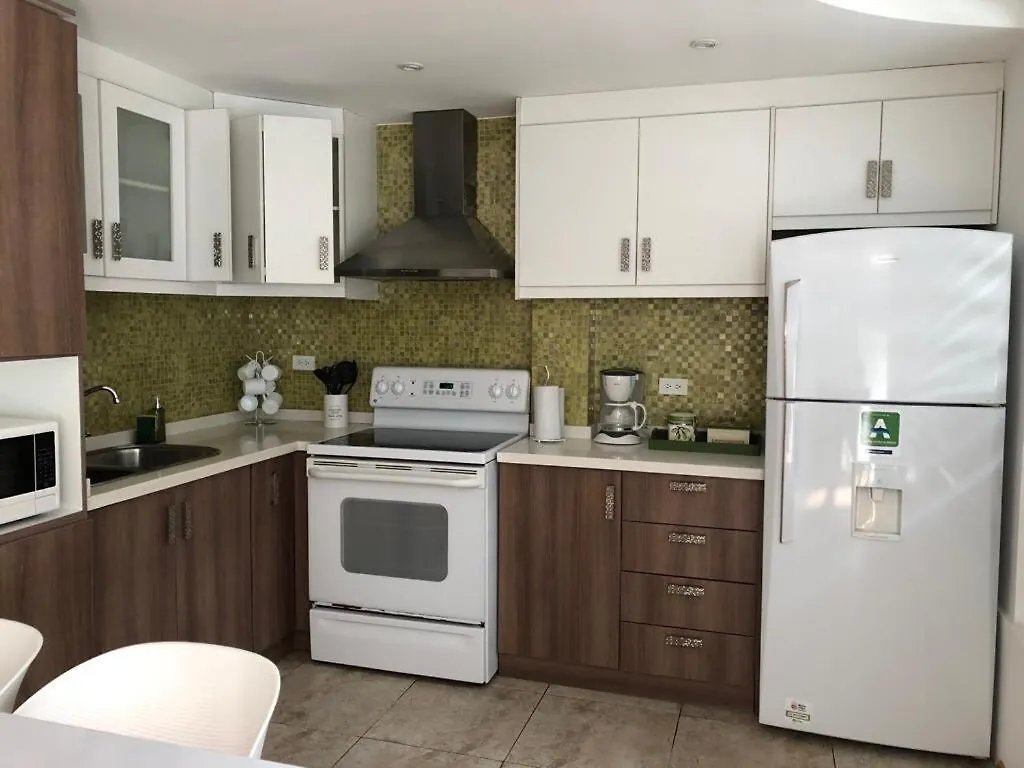 Comfortable Apartment In The North Center Of Quito
