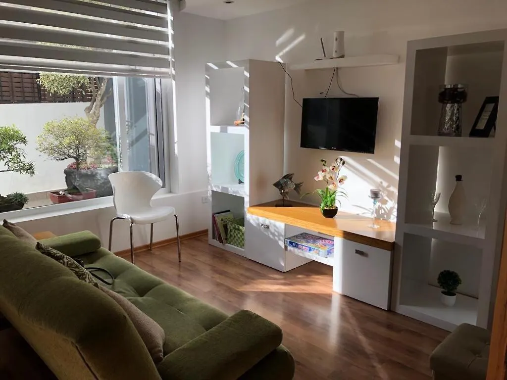 Comfortable Apartment In The North Center Of Quito